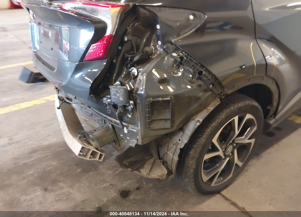 2021 TOYOTA C-HR XLE VIN: JTNKHMBX3M1107168