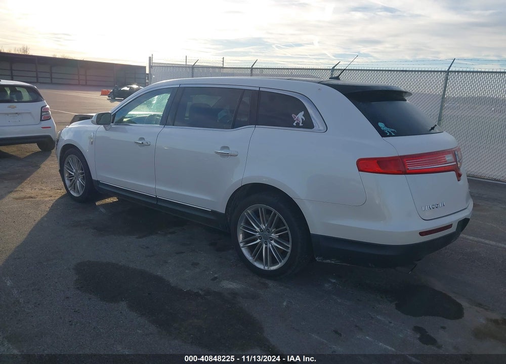 2013 LINCOLN MKT VIN: 2LMHJ5AT1DBL54894