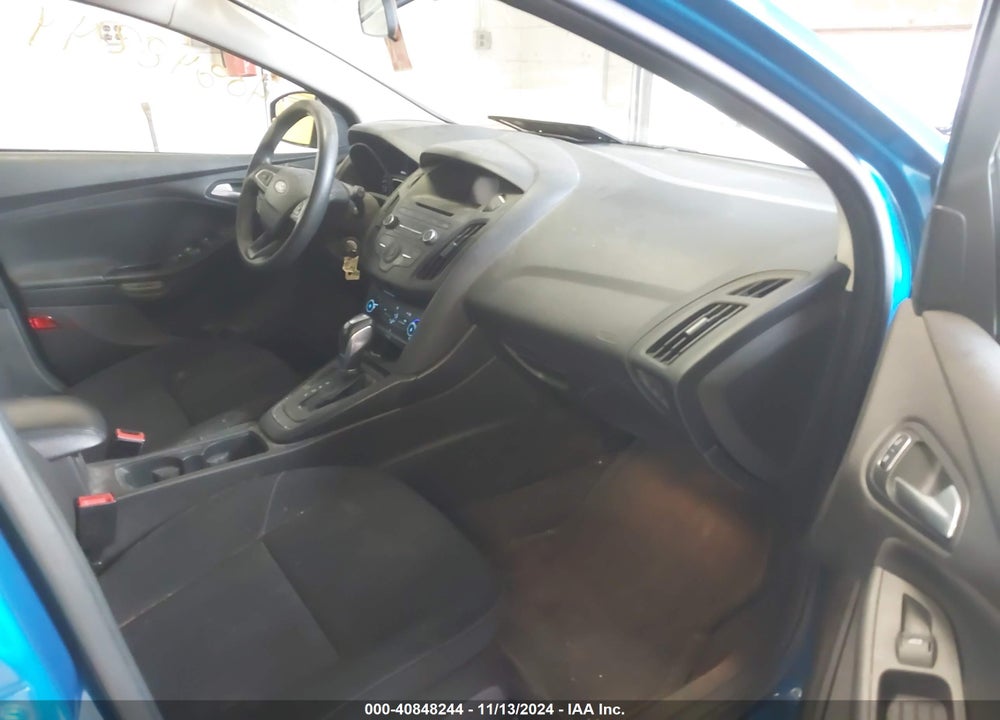 2015 FORD FOCUS SE VIN: 1FADP3K21FL341269