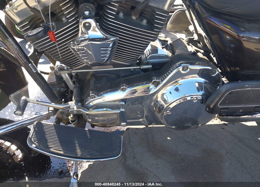 2011 HARLEY-DAVIDSON FLHTC VIN: 1HD1FF419BB632929