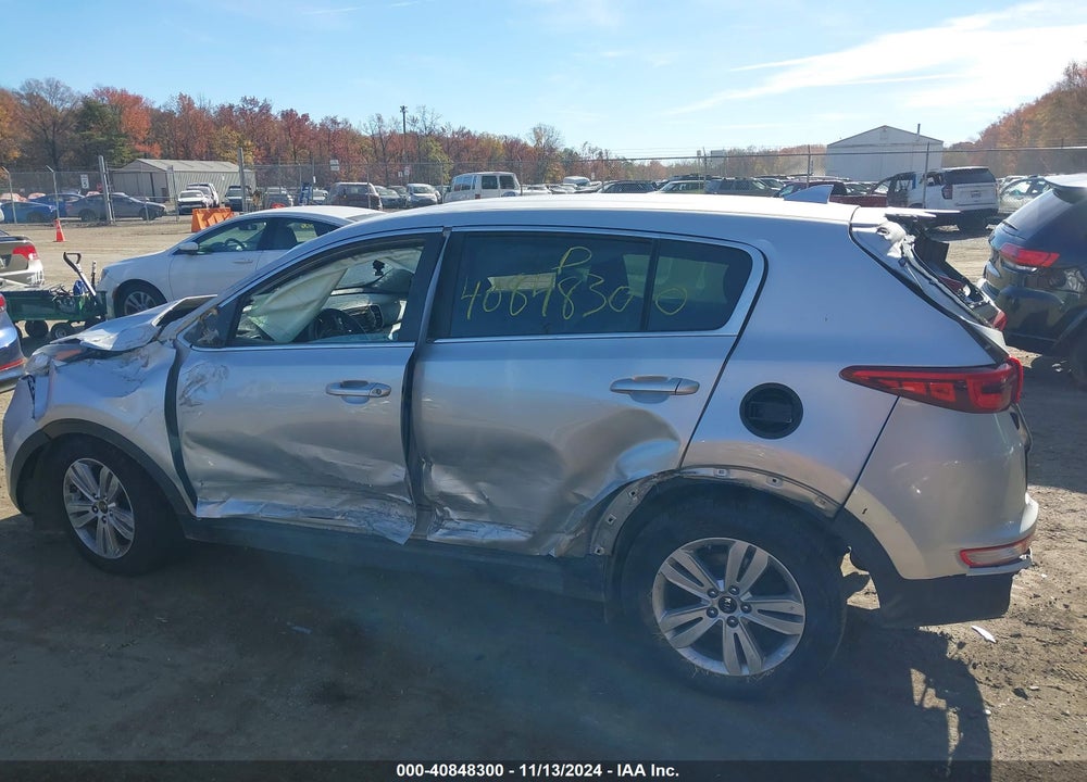 2018 KIA SPORTAGE LX VIN: KNDPM3AC5J7455268