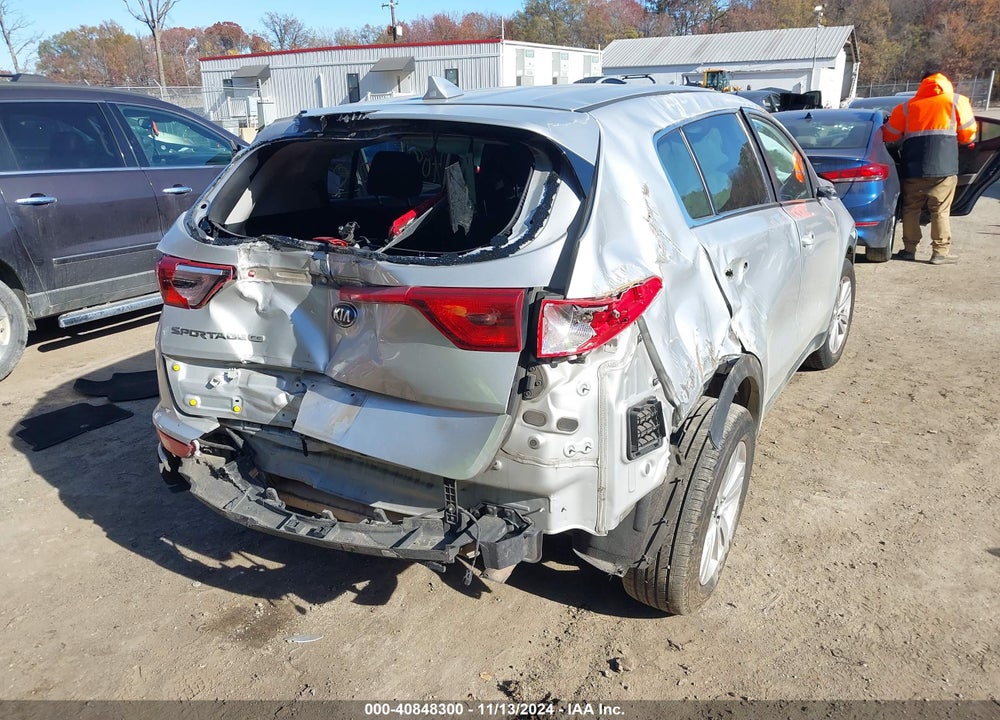 2018 KIA SPORTAGE LX VIN: KNDPM3AC5J7455268