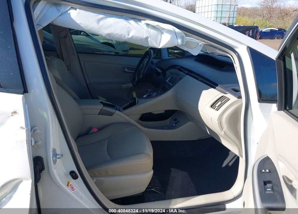 2013 TOYOTA PRIUS FIVE VIN: JTDKN3DU2D5700684