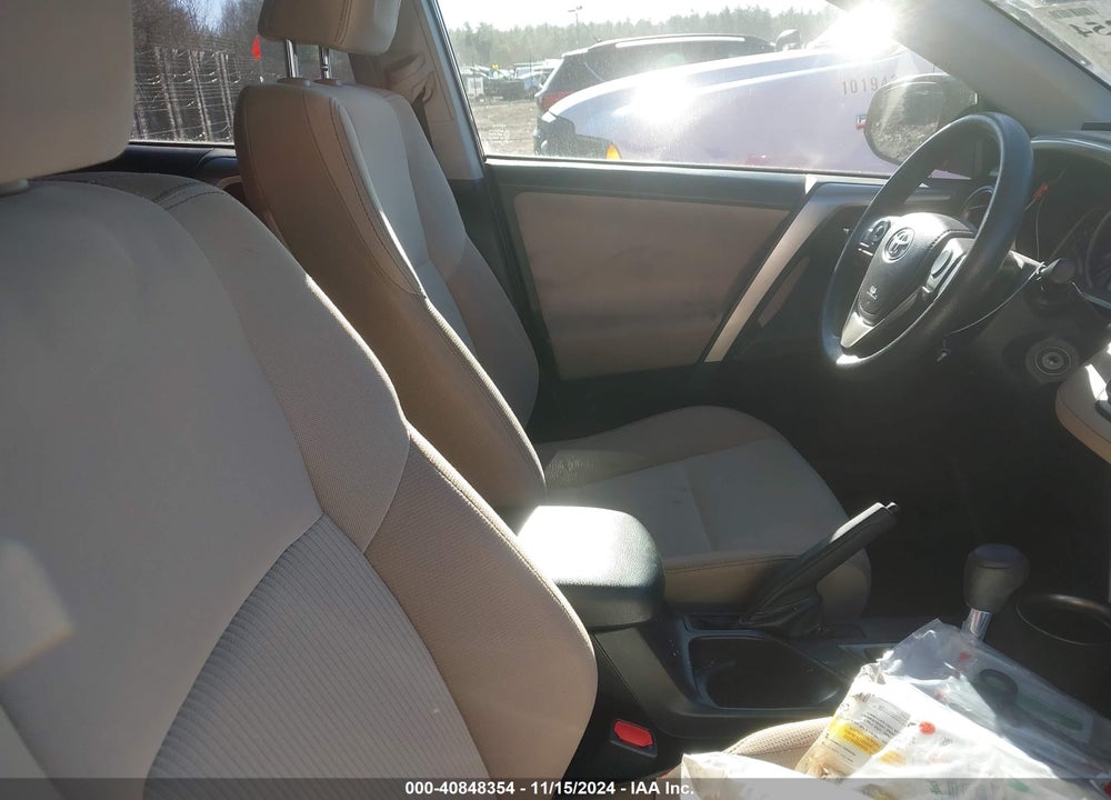 2015 TOYOTA RAV4 XLE VIN: JTMRFREV8FJ020532