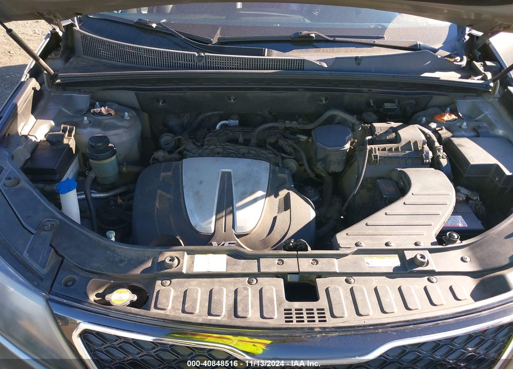 2011 KIA SORENTO SX V6 VIN: 5XYKWDA26BG147998
