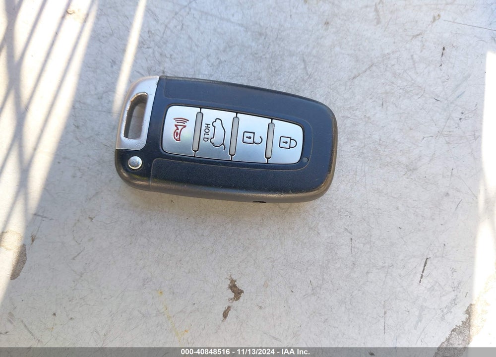 2011 KIA SORENTO SX V6 VIN: 5XYKWDA26BG147998