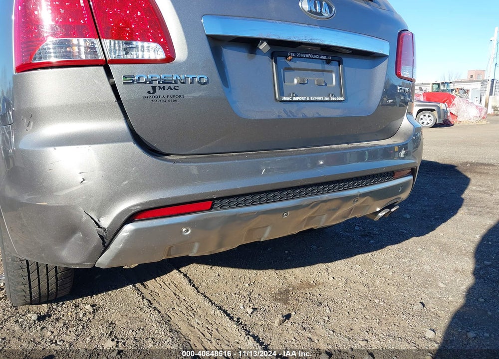 2011 KIA SORENTO SX V6 VIN: 5XYKWDA26BG147998