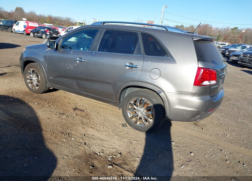 2011 KIA SORENTO SX V6 VIN: 5XYKWDA26BG147998