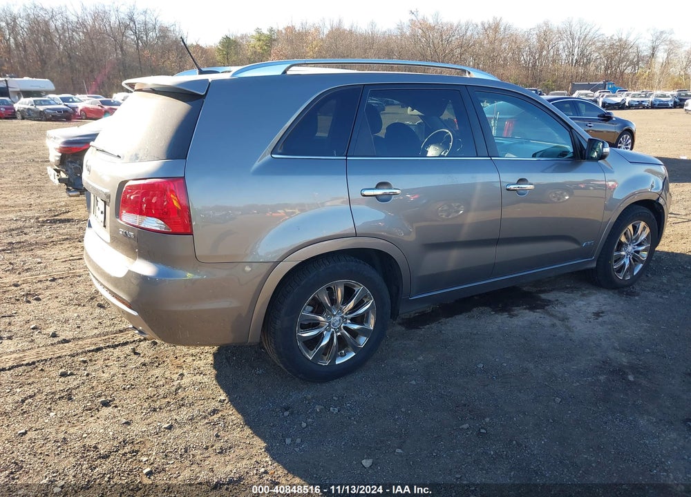 2011 KIA SORENTO SX V6 VIN: 5XYKWDA26BG147998