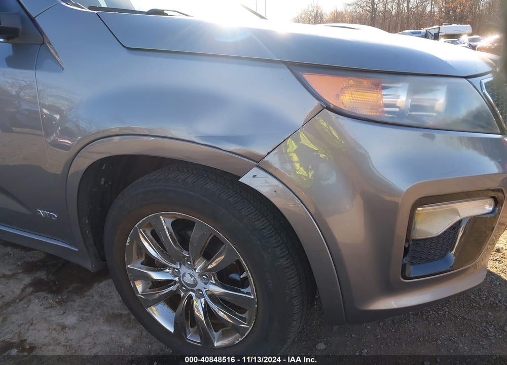 2011 KIA SORENTO SX V6 VIN: 5XYKWDA26BG147998