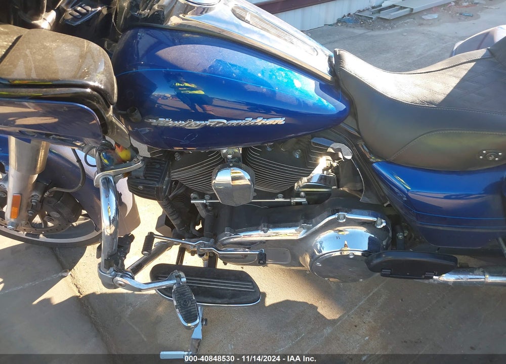 2015 HARLEY-DAVIDSON FLTRXS ROAD GLIDE SPECIAL VIN: 1HD1KTM11FB674673
