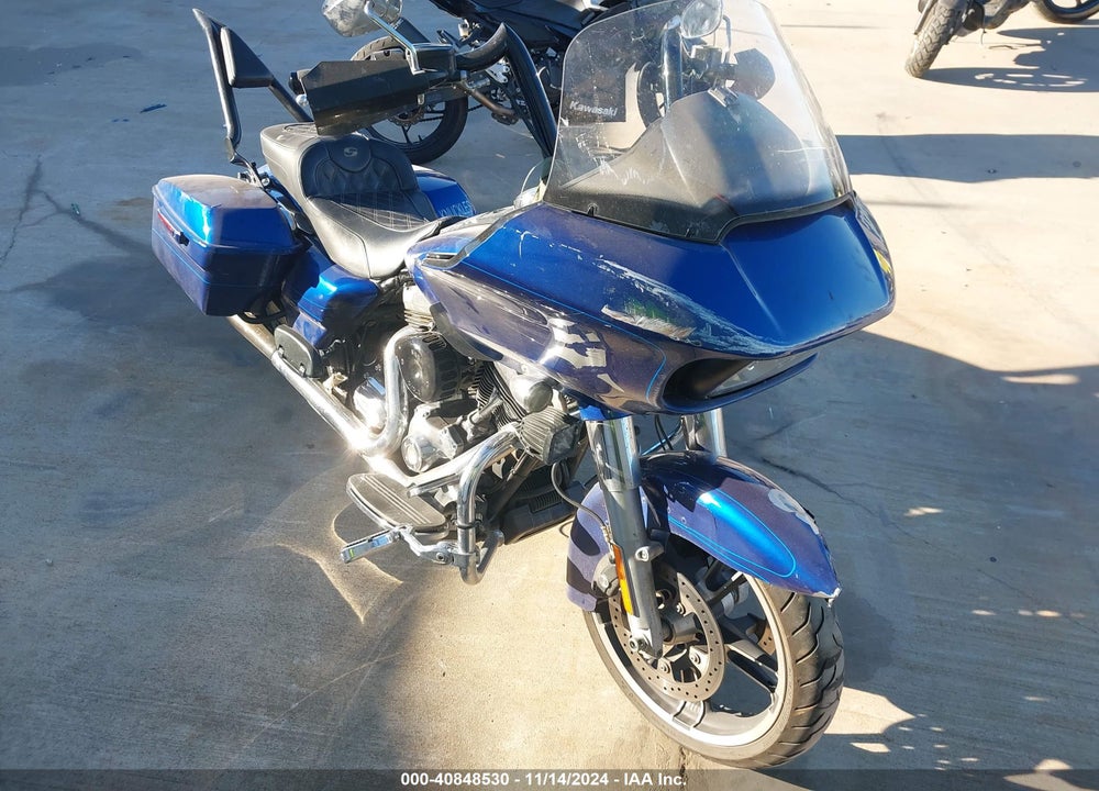 2015 HARLEY-DAVIDSON FLTRXS ROAD GLIDE SPECIAL VIN: 1HD1KTM11FB674673