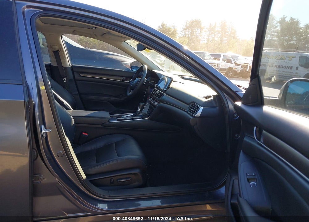 2018 HONDA ACCORD TOURING VIN: 1HGCV1F96JA105780