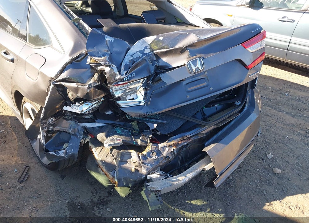 2018 HONDA ACCORD TOURING VIN: 1HGCV1F96JA105780