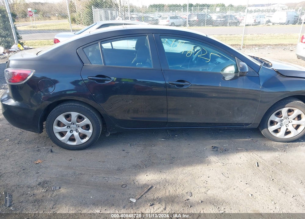2013 MAZDA 3 I SPORT VIN: JM1BL1UP3D1739246