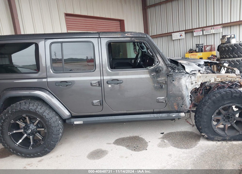 2019 JEEP WRANGLER UNLIMITED SAHARA 4X4 VIN: 1C4HJXEG7KW661801