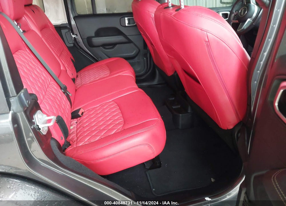 2019 JEEP WRANGLER UNLIMITED SAHARA 4X4 VIN: 1C4HJXEG7KW661801