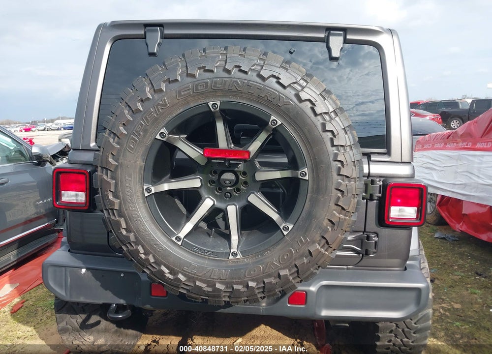 2019 JEEP WRANGLER UNLIMITED SAHARA 4X4 VIN: 1C4HJXEG7KW661801
