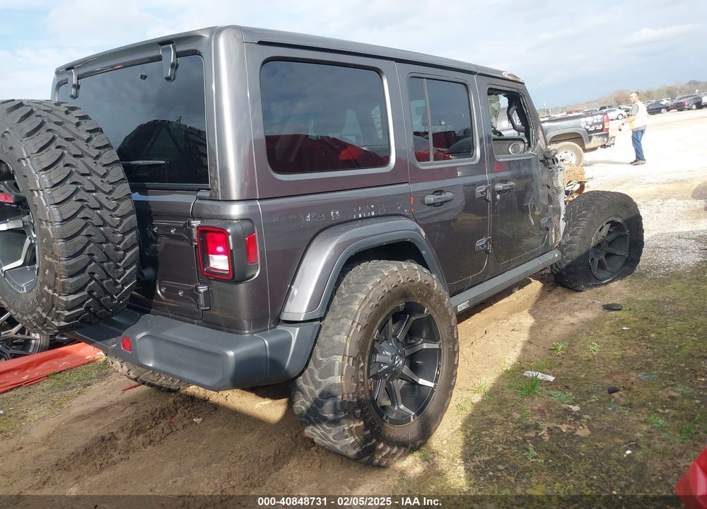 2019 JEEP WRANGLER UNLIMITED SAHARA 4X4 VIN: 1C4HJXEG7KW661801
