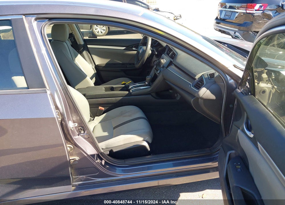 2019 HONDA CIVIC LX VIN: 19XFC2F6XKE044123
