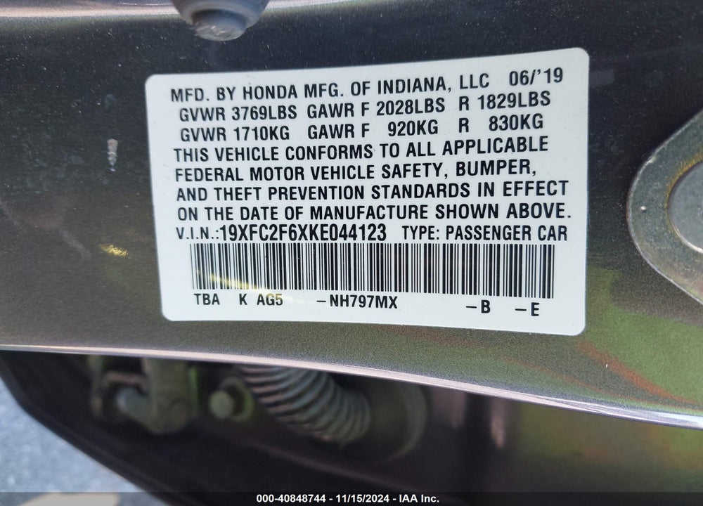 2019 HONDA CIVIC LX VIN: 19XFC2F6XKE044123