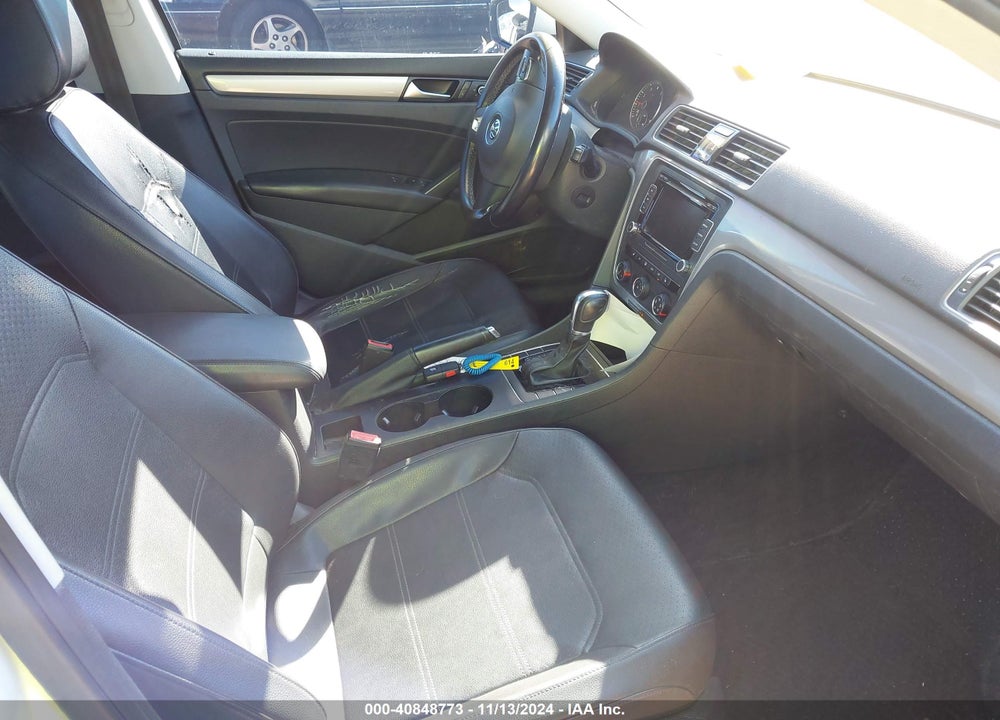 2015 VOLKSWAGEN PASSAT VIN: 1VWAS7A34FC108965