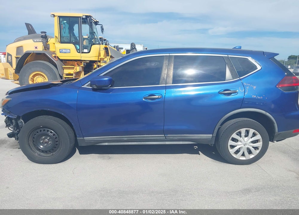 2018 NISSAN ROGUE S VIN: KNMAT2MV7JP550625