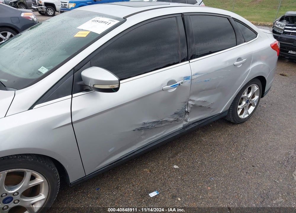 2014 FORD FOCUS TITANIUM VIN: 1FADP3J21EL292980