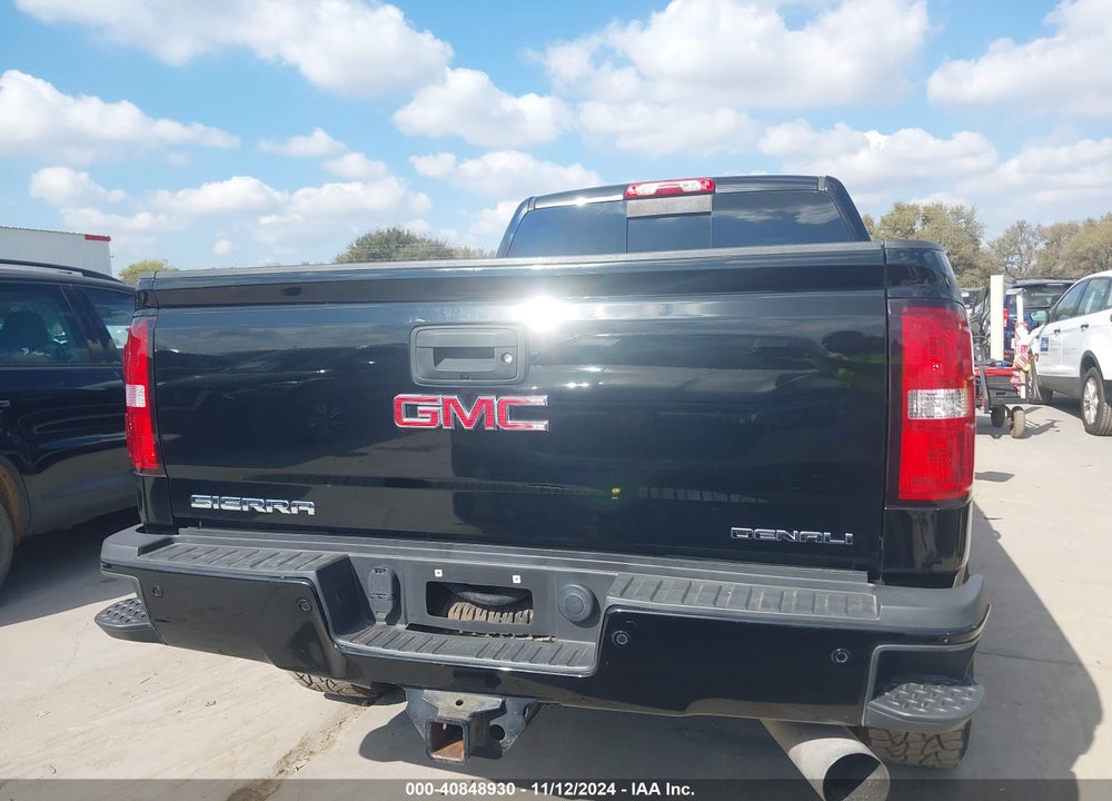 2018 GMC SIERRA 2500HD DENALI VIN: 1GT12UEY5JF280064
