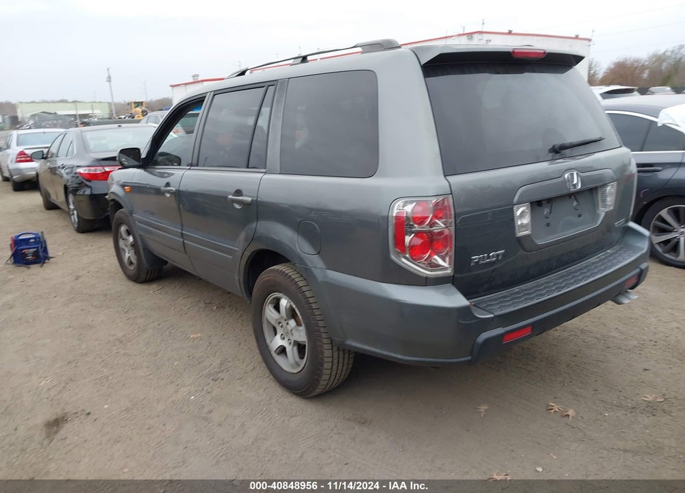 2008 HONDA PILOT EX VIN: 5FNYF184X8B055602