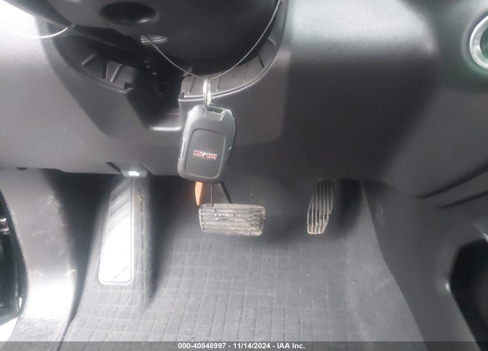 2019 GMC SIERRA 1500 DENALI VIN: 1GTU9FEL5KZ394722