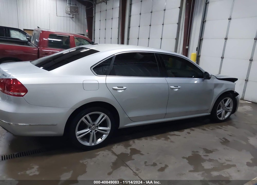 2015 VOLKSWAGEN PASSAT 2.0L TDI SE VIN: 1VWBV7A37FC108633