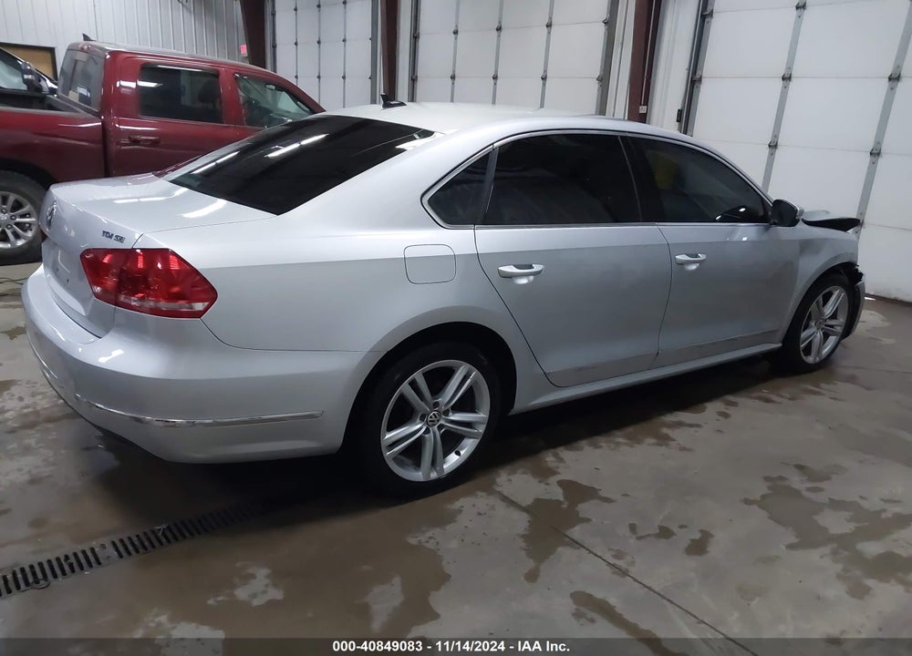 2015 VOLKSWAGEN PASSAT 2.0L TDI SE VIN: 1VWBV7A37FC108633