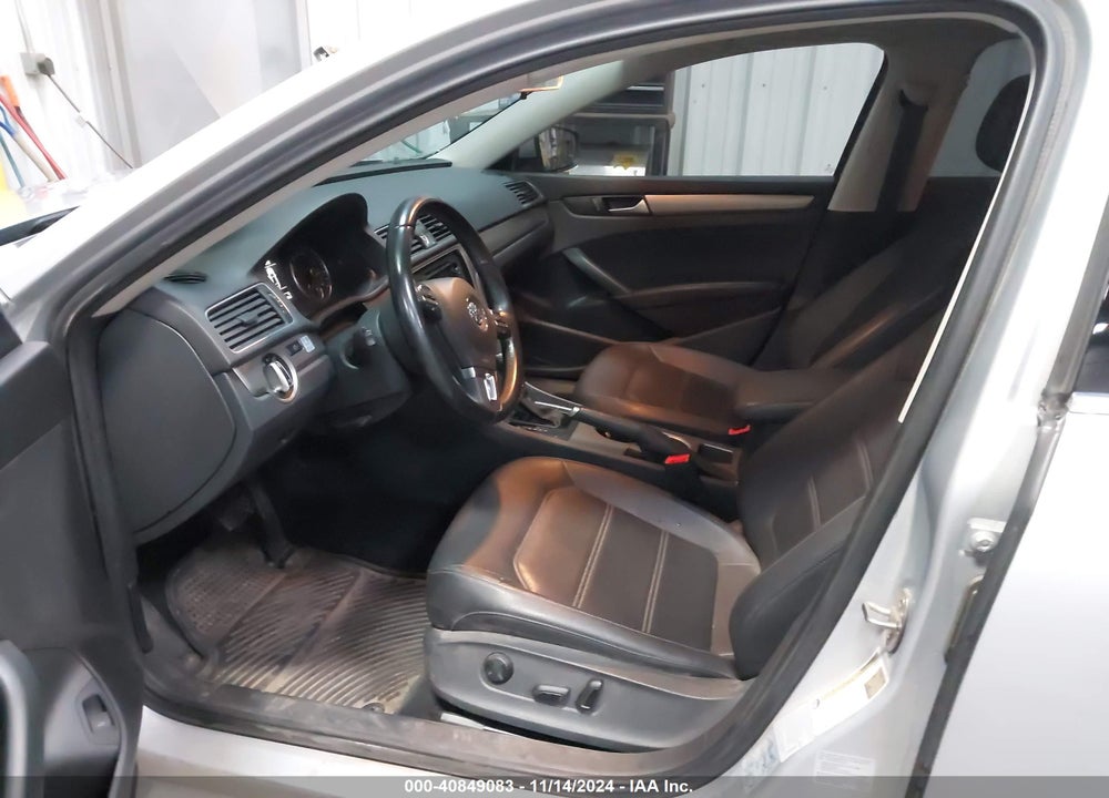 2015 VOLKSWAGEN PASSAT 2.0L TDI SE VIN: 1VWBV7A37FC108633