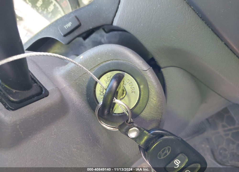 2005 HYUNDAI TUCSON GL VIN: KM8JM12B35U189350