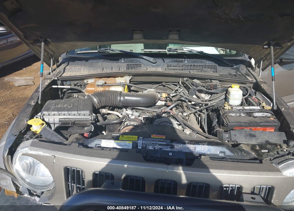 2005 JEEP LIBERTY RENEGADE VIN: 1J4GL38K05W593869
