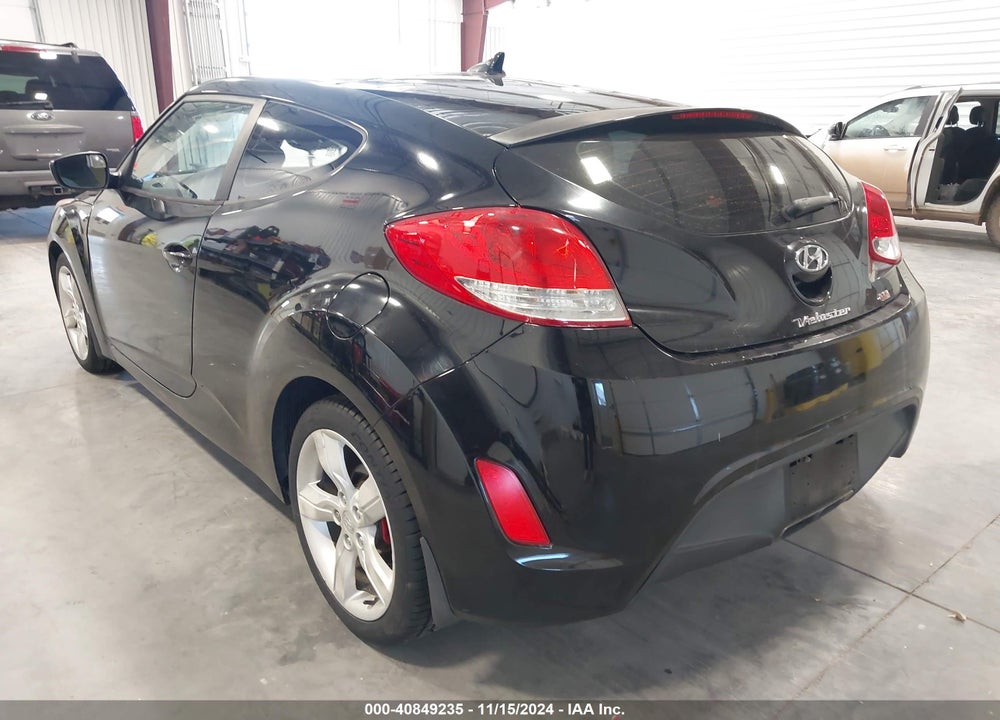 2013 HYUNDAI VELOSTER BASE W/GRAY VIN: KMHTC6AD4DU145898