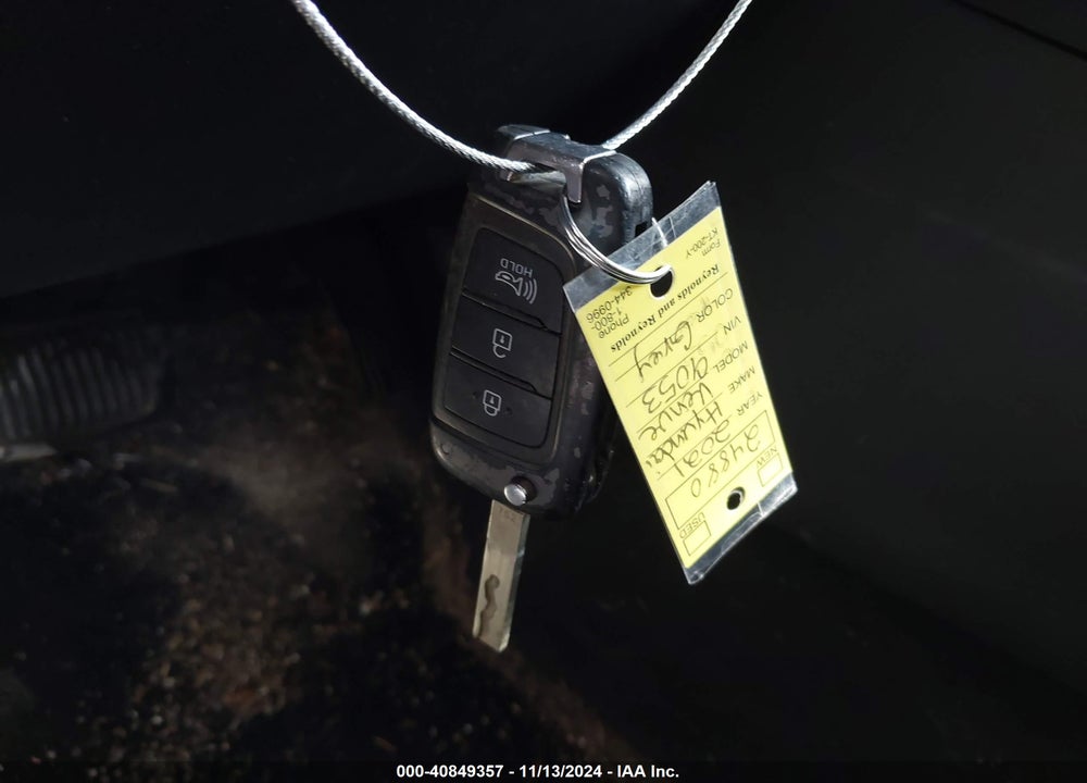 2021 HYUNDAI VENUE SE VIN: KMHRB8A33MU079053