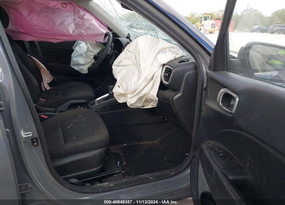 2021 HYUNDAI VENUE SE VIN: KMHRB8A33MU079053