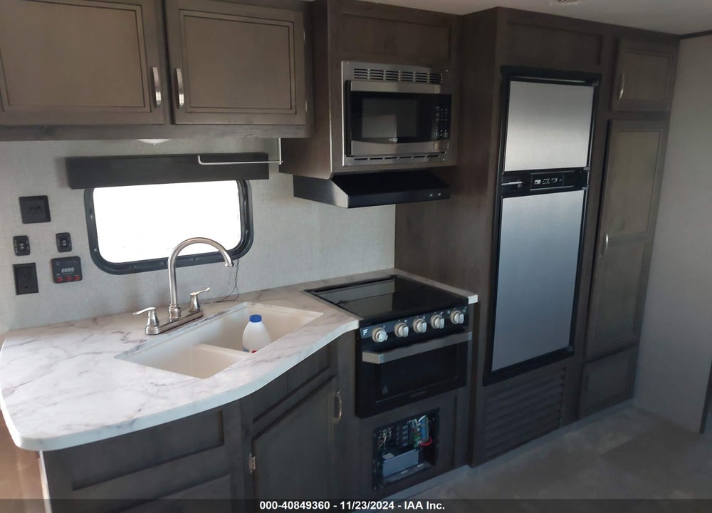 2020 JAYCO JAY FLIGHT TRAVEL TRAILER VIN: 1UJBJ0BP4L17W0429