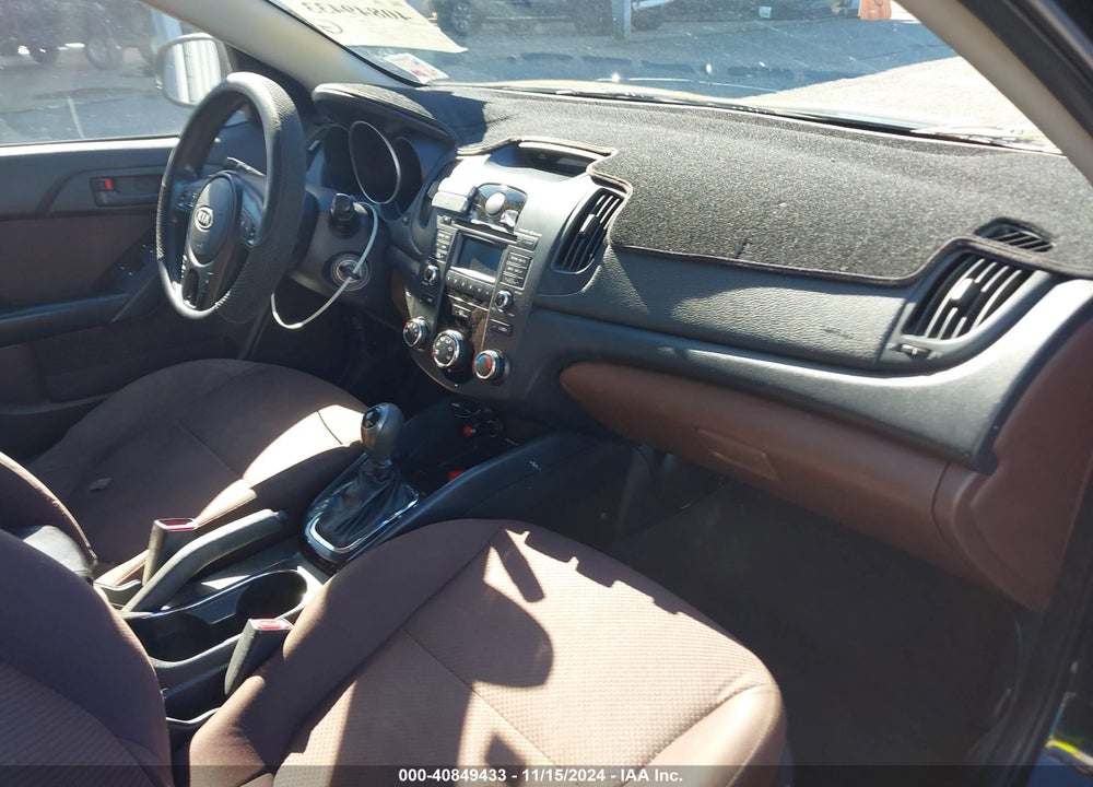 2011 KIA FORTE VIN: KNAFU4A24B5398368