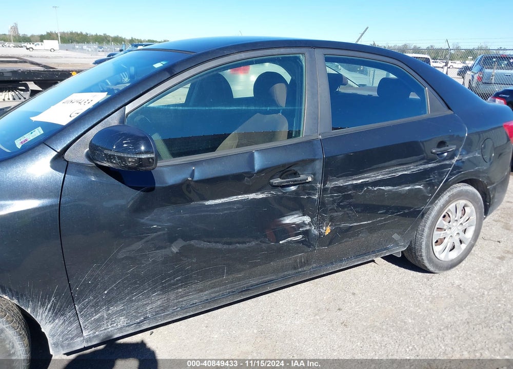 2011 KIA FORTE VIN: KNAFU4A24B5398368