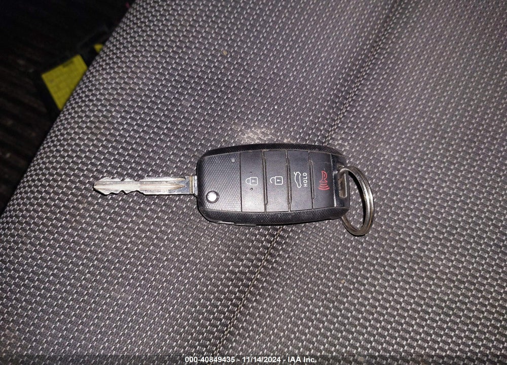 2017 KIA FORTE VIN: 3KPFK4A75HE056476