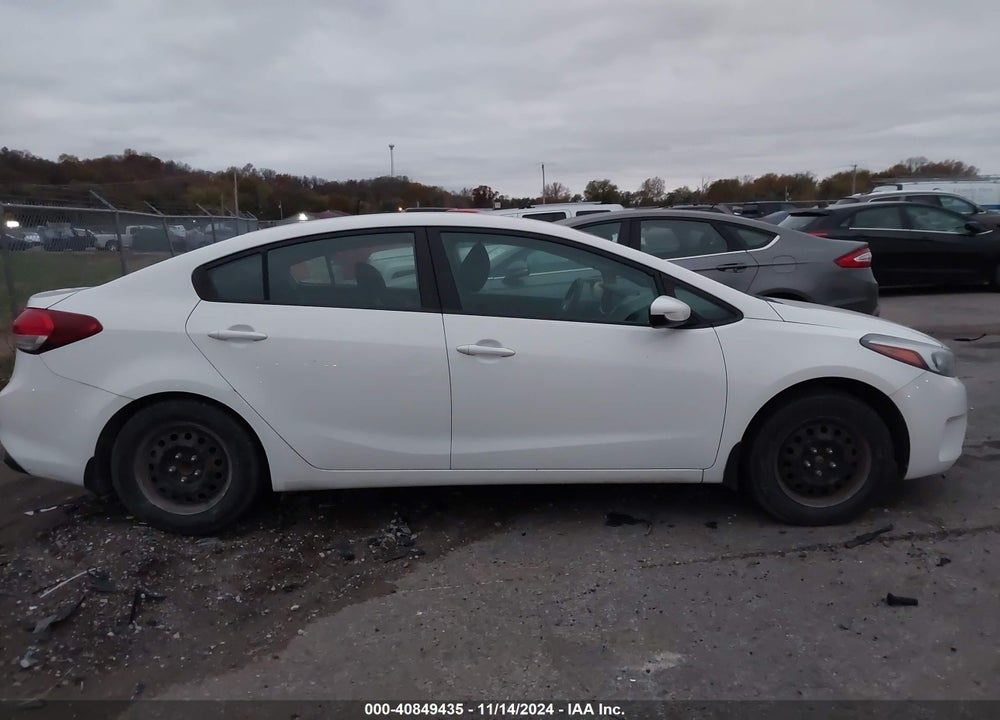 2017 KIA FORTE VIN: 3KPFK4A75HE056476