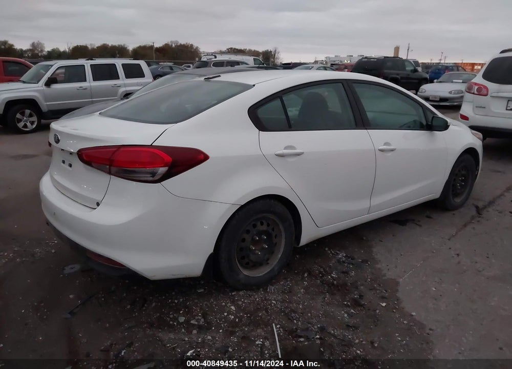 2017 KIA FORTE VIN: 3KPFK4A75HE056476