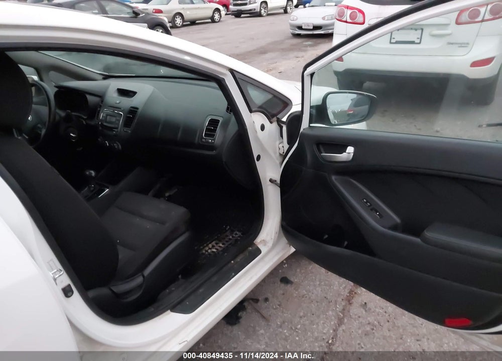 2017 KIA FORTE VIN: 3KPFK4A75HE056476