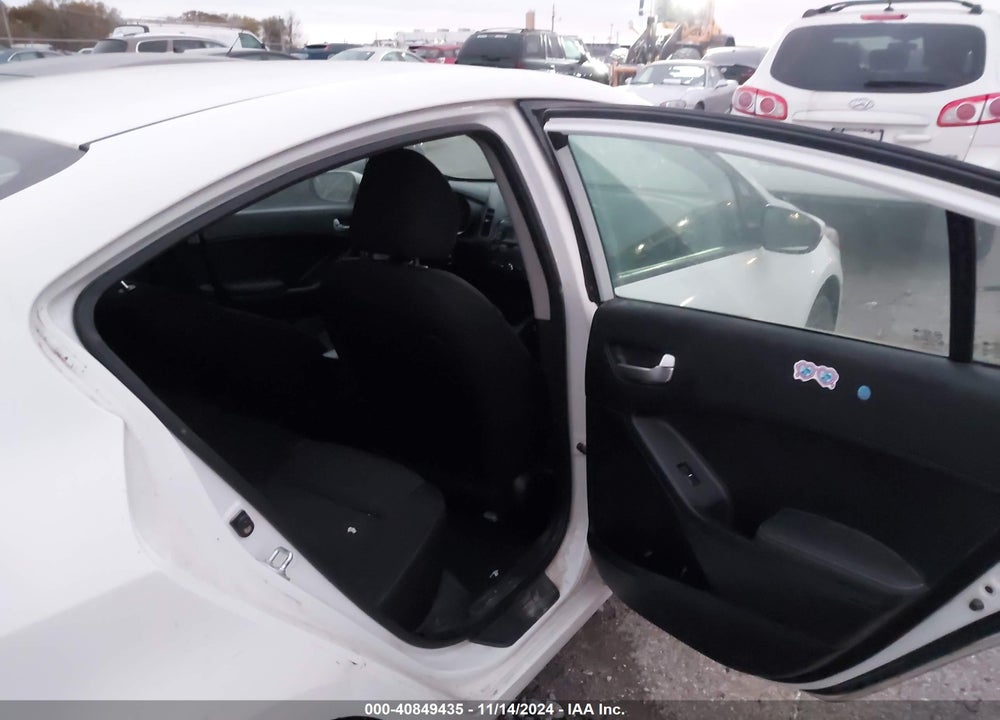 2017 KIA FORTE VIN: 3KPFK4A75HE056476
