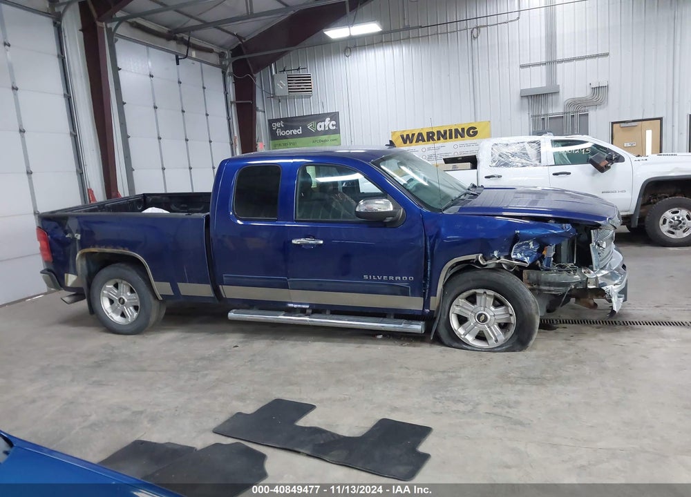 2013 CHEVROLET SILVERADO 1500 LT VIN: 1GCRKSE7XDZ262516