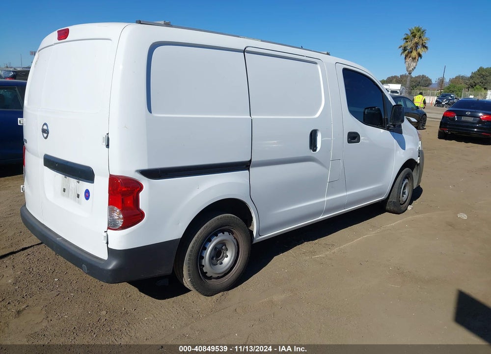 2015 NISSAN NV200 S/SV VIN: 3N6CM0KN4FK732818