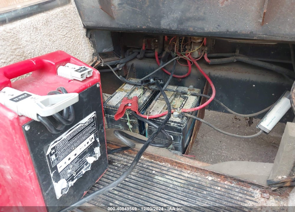 2004 FORD F550 SUPER DUTY STRIPPED CHASS VIN: 1F6NF53S140A08695